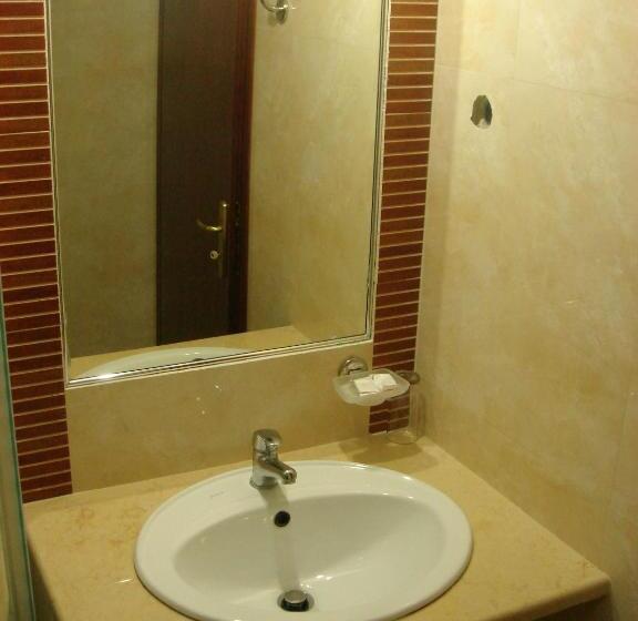 اتاق استاندارد, Kyra Panagia