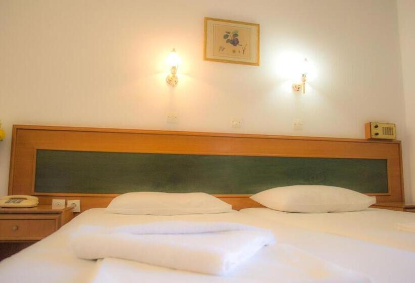 اتاق استاندارد, Kyra Panagia