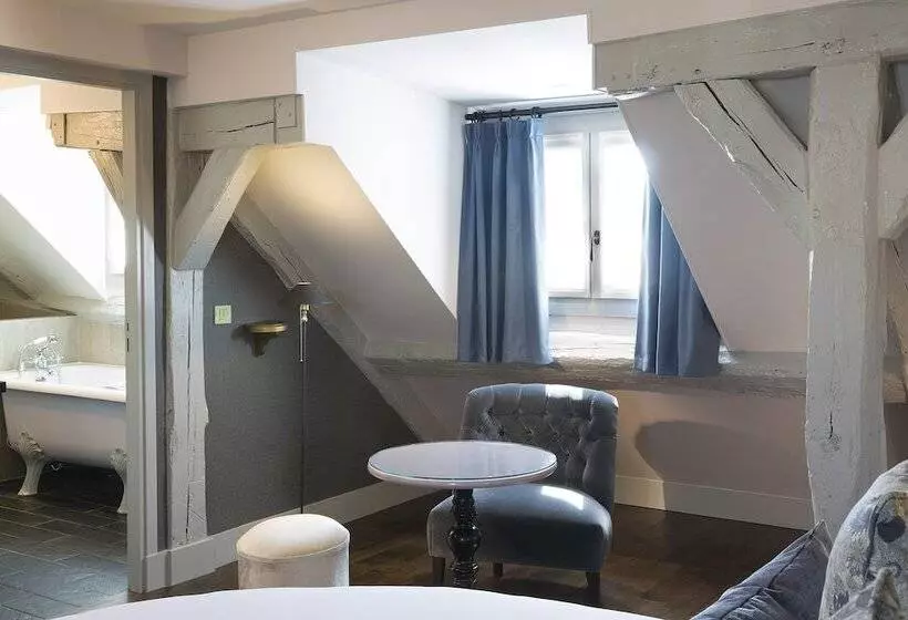 Prestige Room