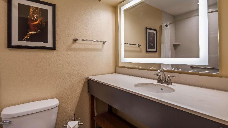 带大床的套房, Quality Inn & Suites Belmont Route 151