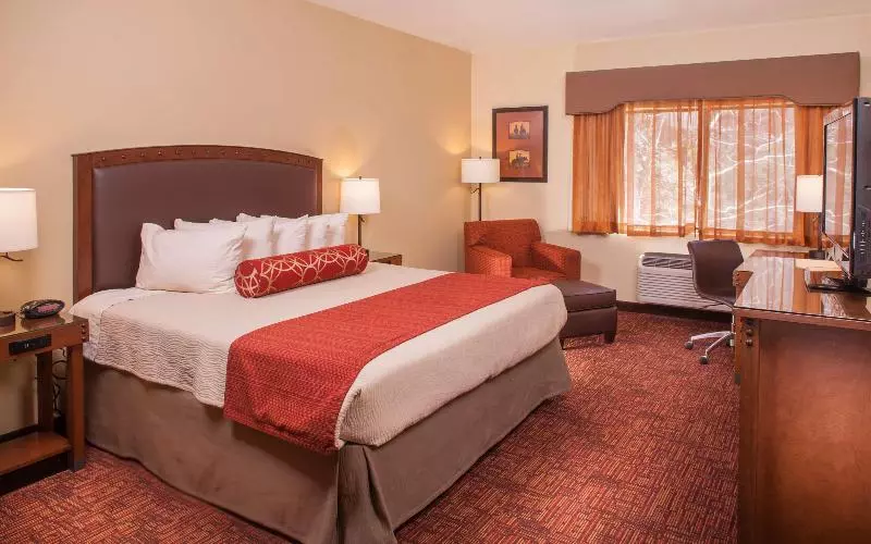 キングサイズベッドのスイートルーム, Quality Inn & Suites Belmont Route 151