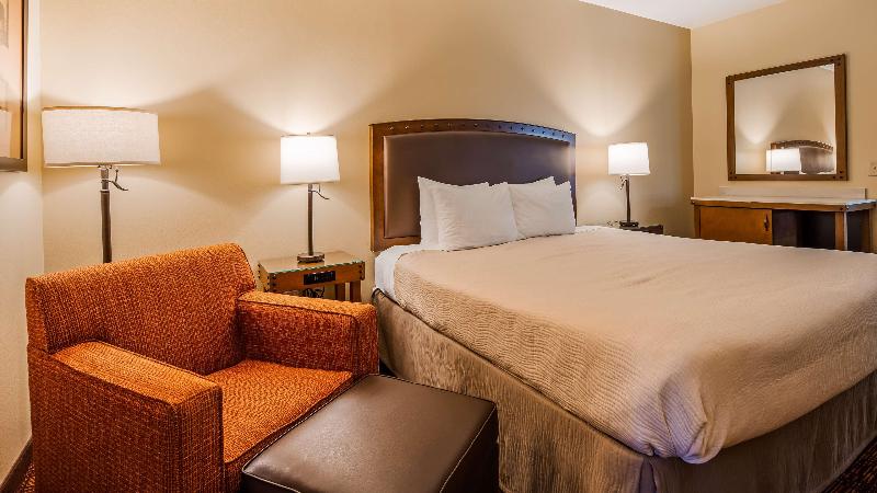 带大床的套房, Quality Inn & Suites Belmont Route 151