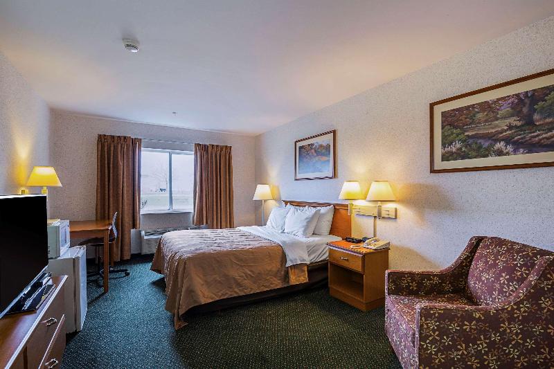 Люкс, Quality Inn & Suites Belmont Route 151
