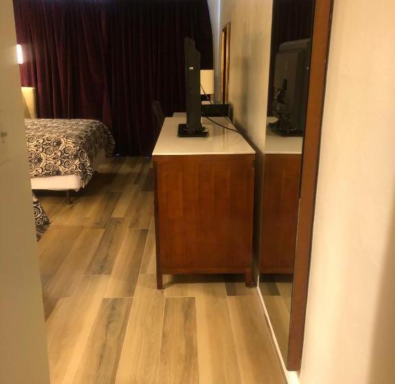 Номер Стандарт 2 Двуспальные Кровати, Western Inn
