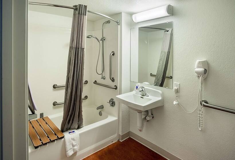 Номер Deluxe, Motel 6 Binghamton, Ny