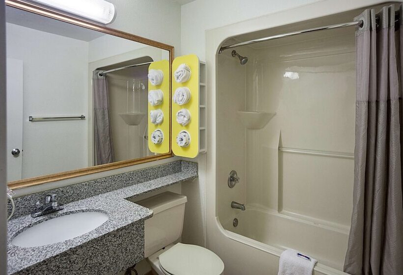 デラックスルーム, Motel 6 Binghamton, Ny