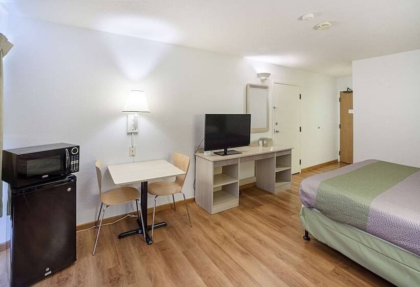 Номер Deluxe, Motel 6 Binghamton, Ny
