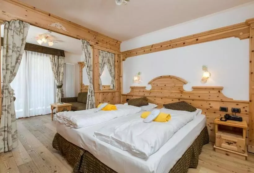 バルコニー付きスーペリアルーム, Wellness Hotel Lupo Bianco