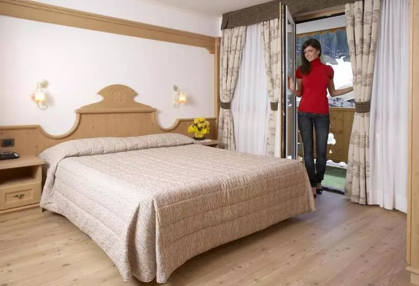 バルコニー付きスーペリアルーム, Wellness Hotel Lupo Bianco