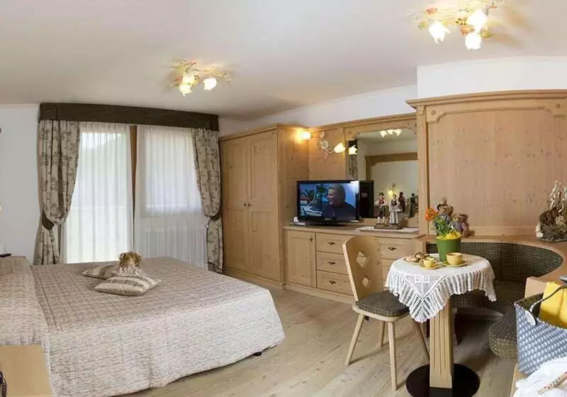 バルコニー付きスタンダードルーム, Wellness Hotel Lupo Bianco
