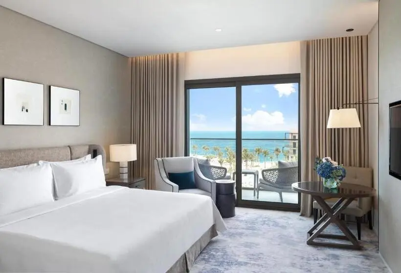 キングサイズベッドのデラックスルーム, Address Beach Resort Fujairah