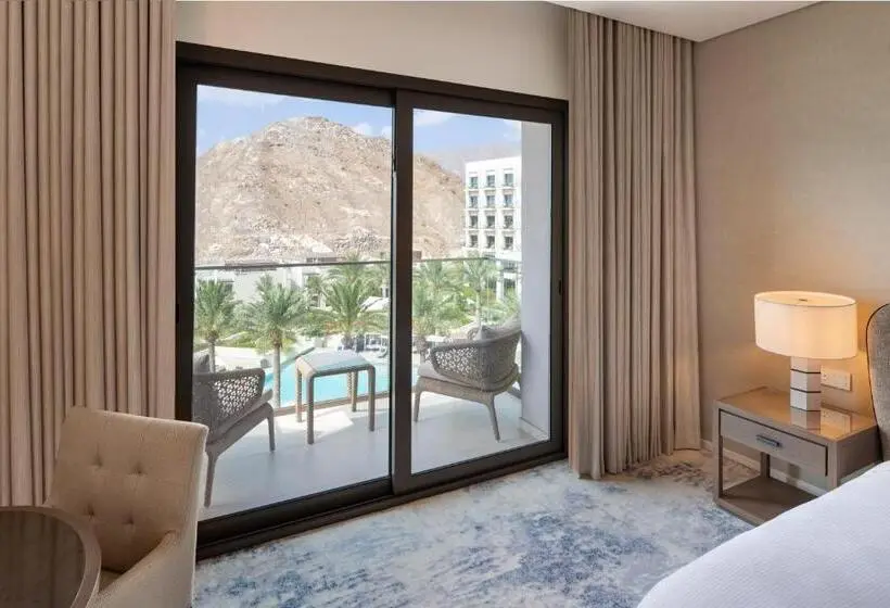 キングサイズベッドのデラックスルーム, Address Beach Resort Fujairah