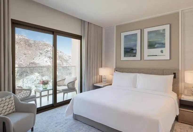 庭の見える１ベッドルームアパートメント, Address Beach Resort Fujairah