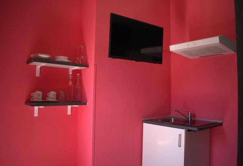 استودیوی استاندارد, Candia Vatican Suites