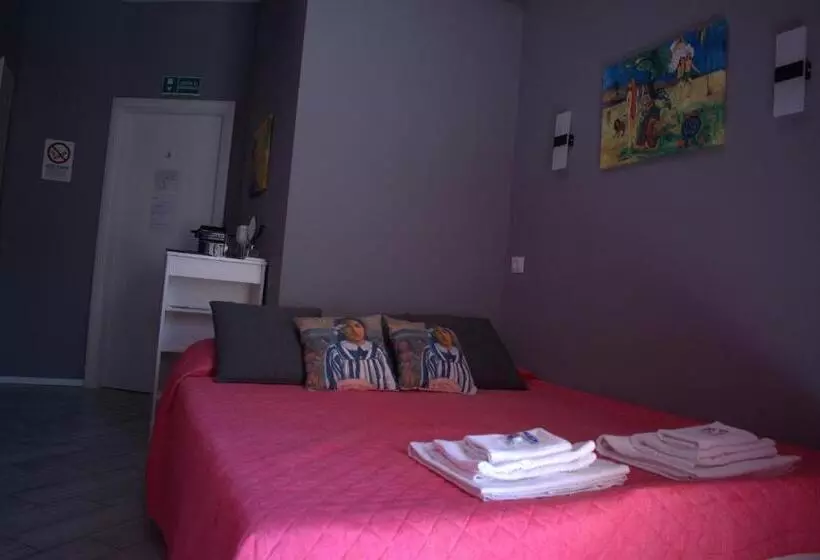 استودیوی استاندارد, Candia Vatican Suites