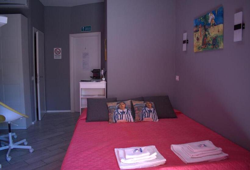 استودیوی استاندارد, Candia Vatican Suites