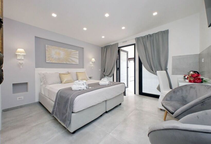 اتاق استاندارد, Urban Holiday