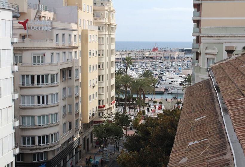 اتاق سوپریور با چشمانداز شهر, Mendez Nunez Alicante
