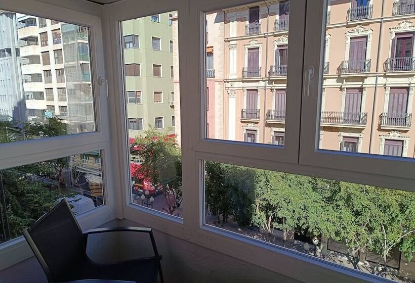 اتاق سوپریور با چشمانداز شهر, Mendez Nunez Alicante