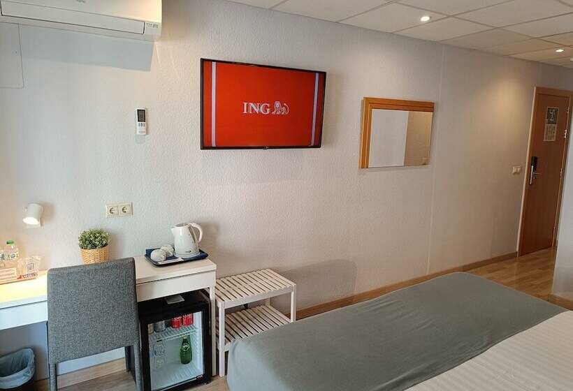 اتاق سوپریور با چشمانداز شهر, Mendez Nunez Alicante