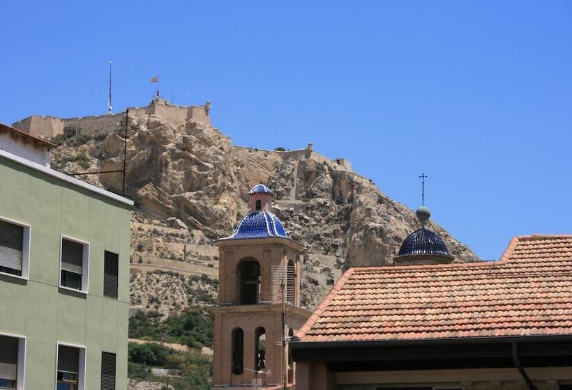 اتاق سوپریور با چشمانداز شهر, Mendez Nunez Alicante