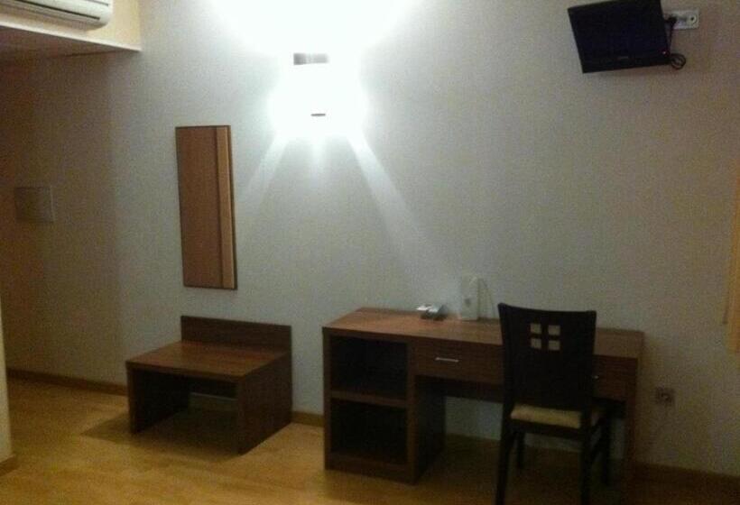 Номер Стандарт, El Cruce