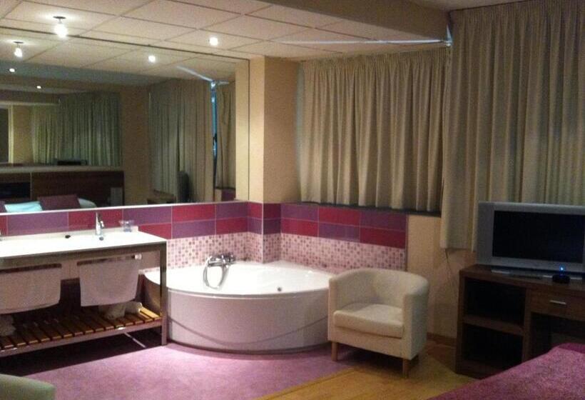 Номер Superior, El Cruce