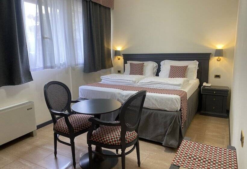 Номер Стандарт, Estee