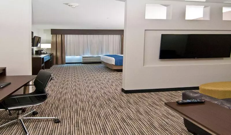 身障者適用スイートルーム, Holiday Inn Austin Airport, An Ihg