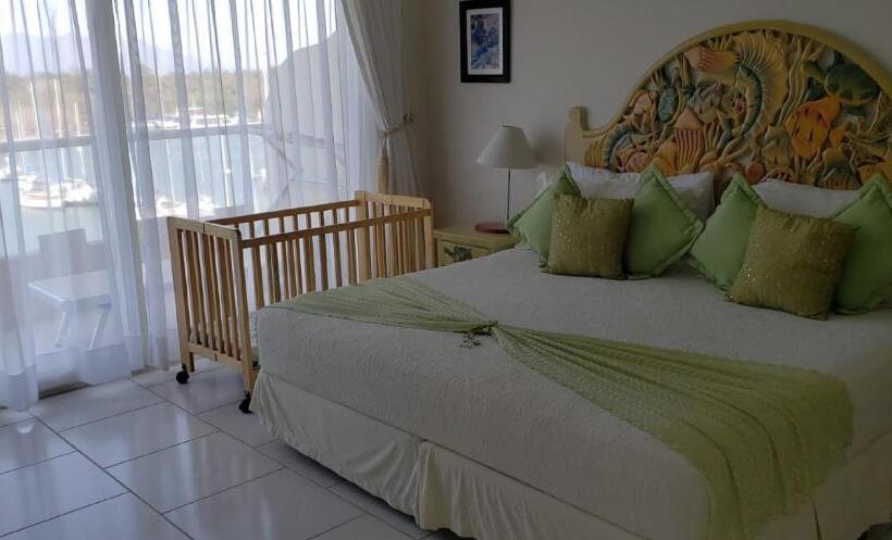 סוויטת 2 חדרי שינה, Marina Banderas Suites