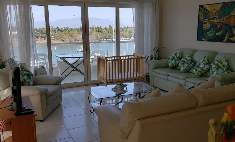 סוויטת 2 חדרי שינה, Marina Banderas Suites