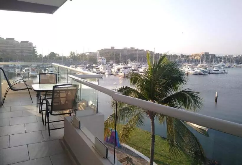 スーペリアースイート, Marina Banderas Suites