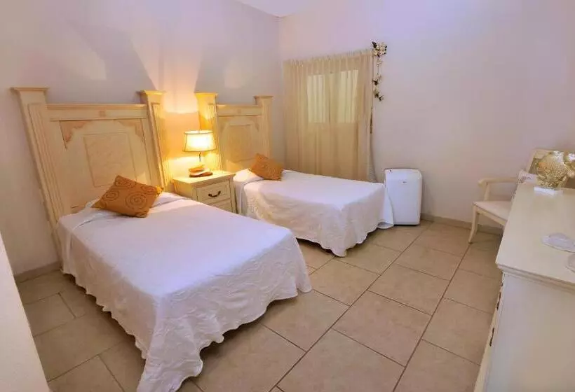 スーペリアースイート, Marina Banderas Suites