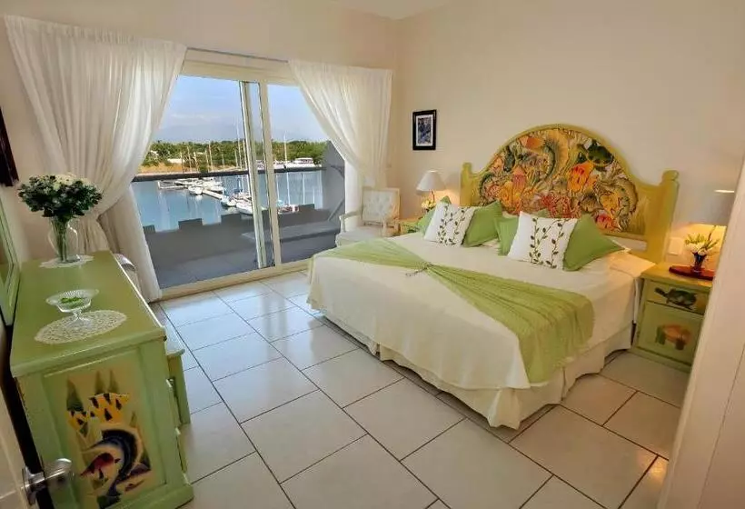スーペリアースイート, Marina Banderas Suites