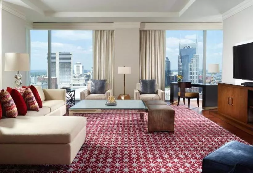 デラックススイート, Omni Nashville