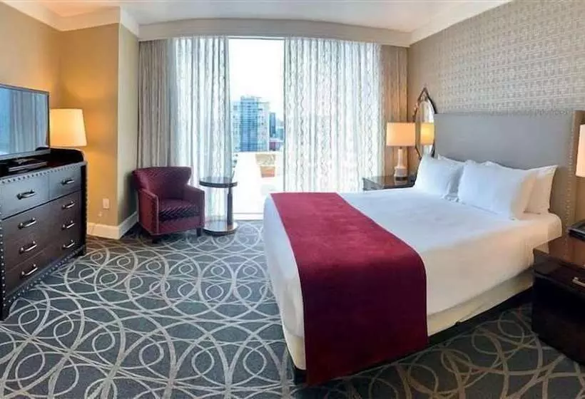 デラックススイート, Omni Nashville