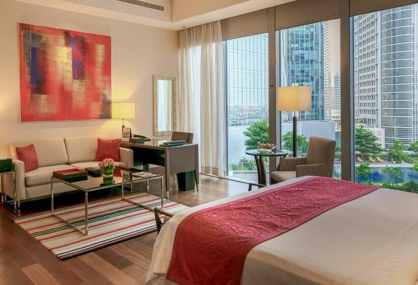 اتاق لوکس با چشمانداز استخر, Anantara Downtown Dubai