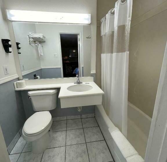 غرفة قياسية, Hollywood Guest Inn