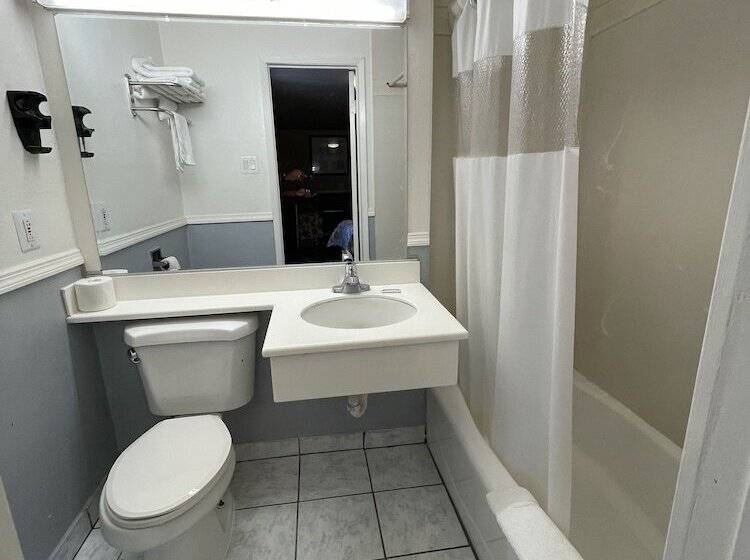 غرفة قياسية, Hollywood Guest Inn