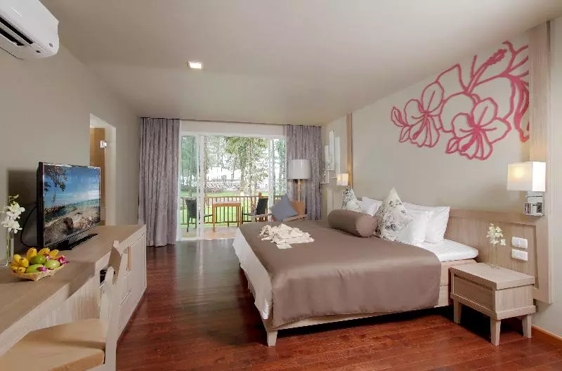 デラックスバンガロー, Sentido Khao Lak