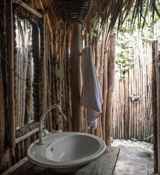 اتاق استاندارد سه نفره, La Colmena Rd