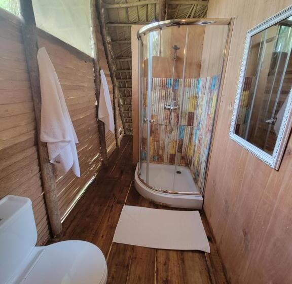 اتاق لوکس, La Colmena Rd