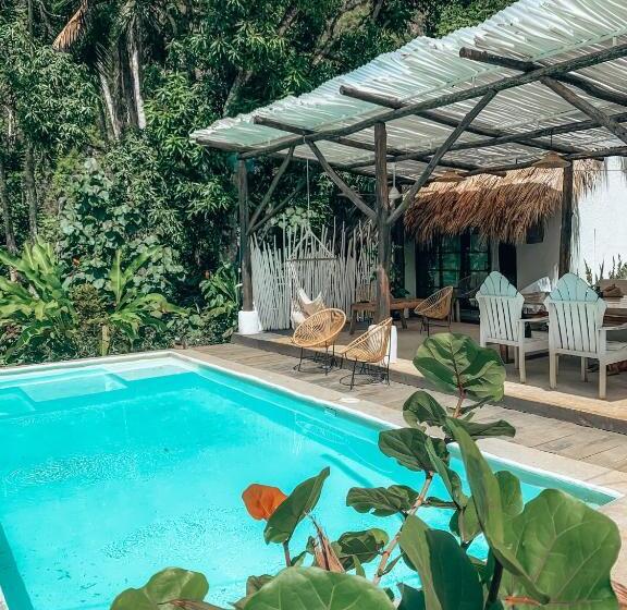 اتاق کلاسیک چهارنفره, La Colmena Rd