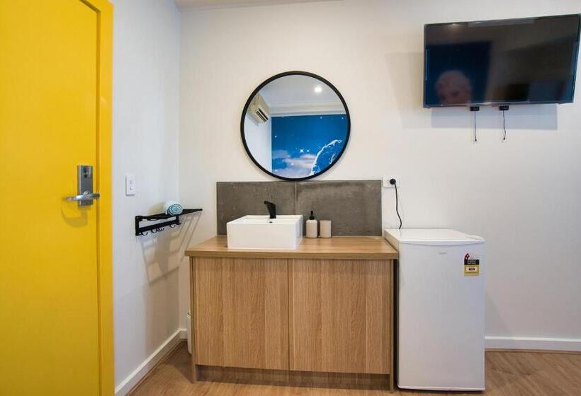 جناح عائلي, Dreamy Stays Accommodation Private Rooms With Shared Bathrooms