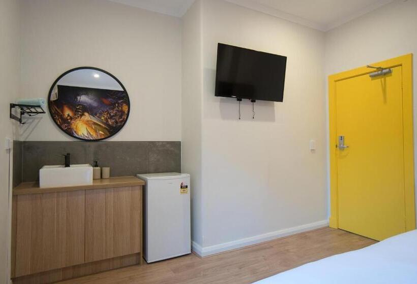 جناح سرير كينج, Dreamy Stays Accommodation Private Rooms With Shared Bathrooms