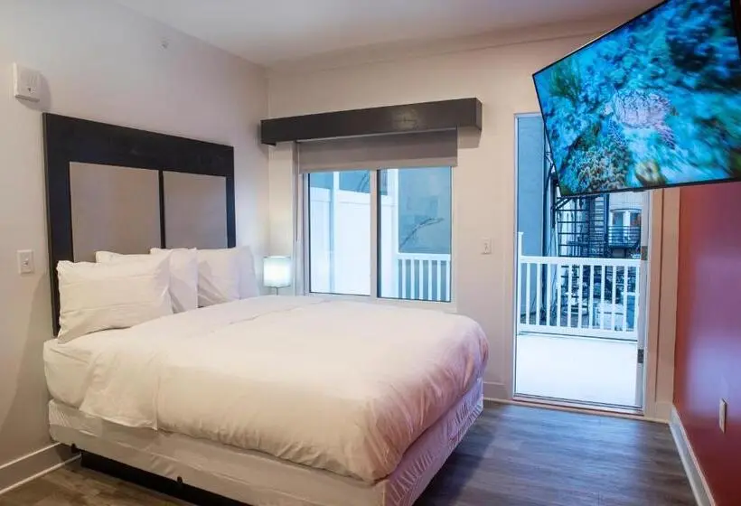 استودیوی لوکس, Peachtree Suites   Jersey City