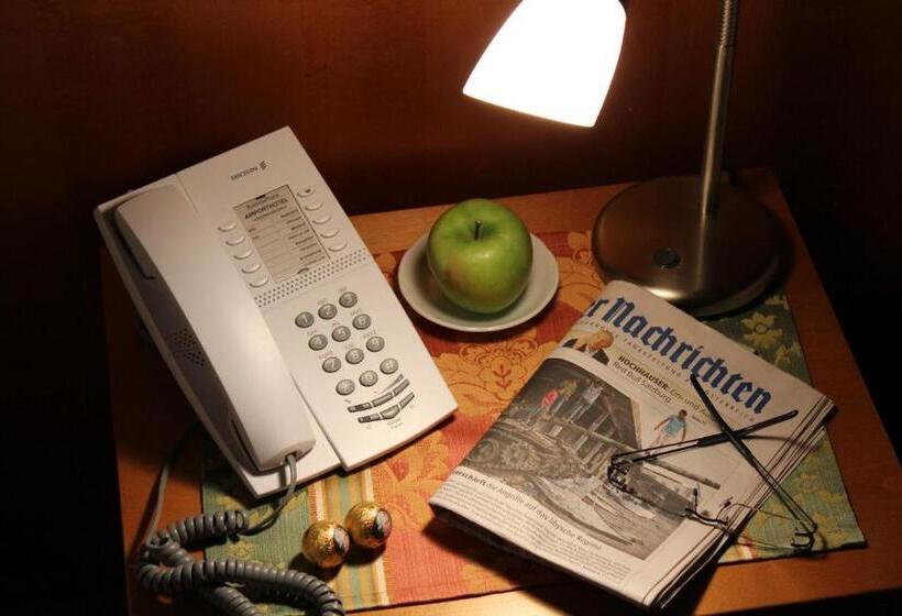 اتاق استاندارد سه نفره, Airporthotel Salzburg   Hotel Am Salzburg Airport