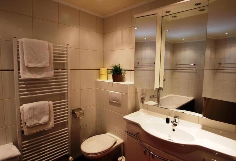 带阳台两卧公寓, Alpenlandhaus Menardi