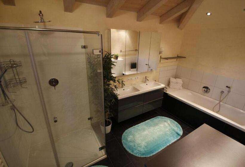 Апартаменты 2 Спальни с Балконом, Alpenlandhaus Menardi