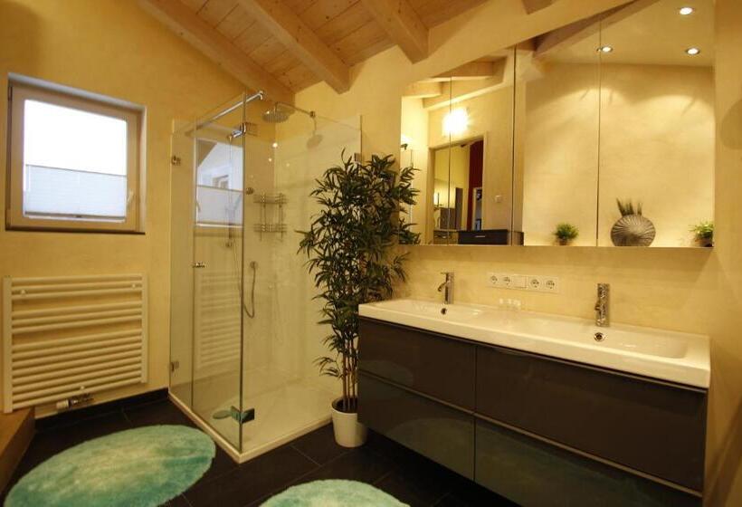 Апартаменты 2 Спальни с Балконом, Alpenlandhaus Menardi
